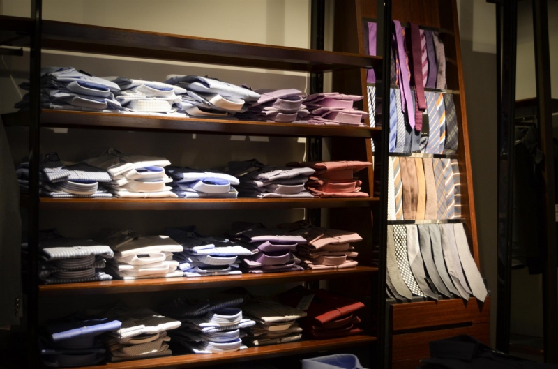 vitrine--min_shirts_exhibition_shop_shopping_shelf_buy_business_clothing-940715